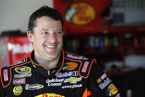 Tony Stewart takes a break during testing at Daytona / Headline Surfer